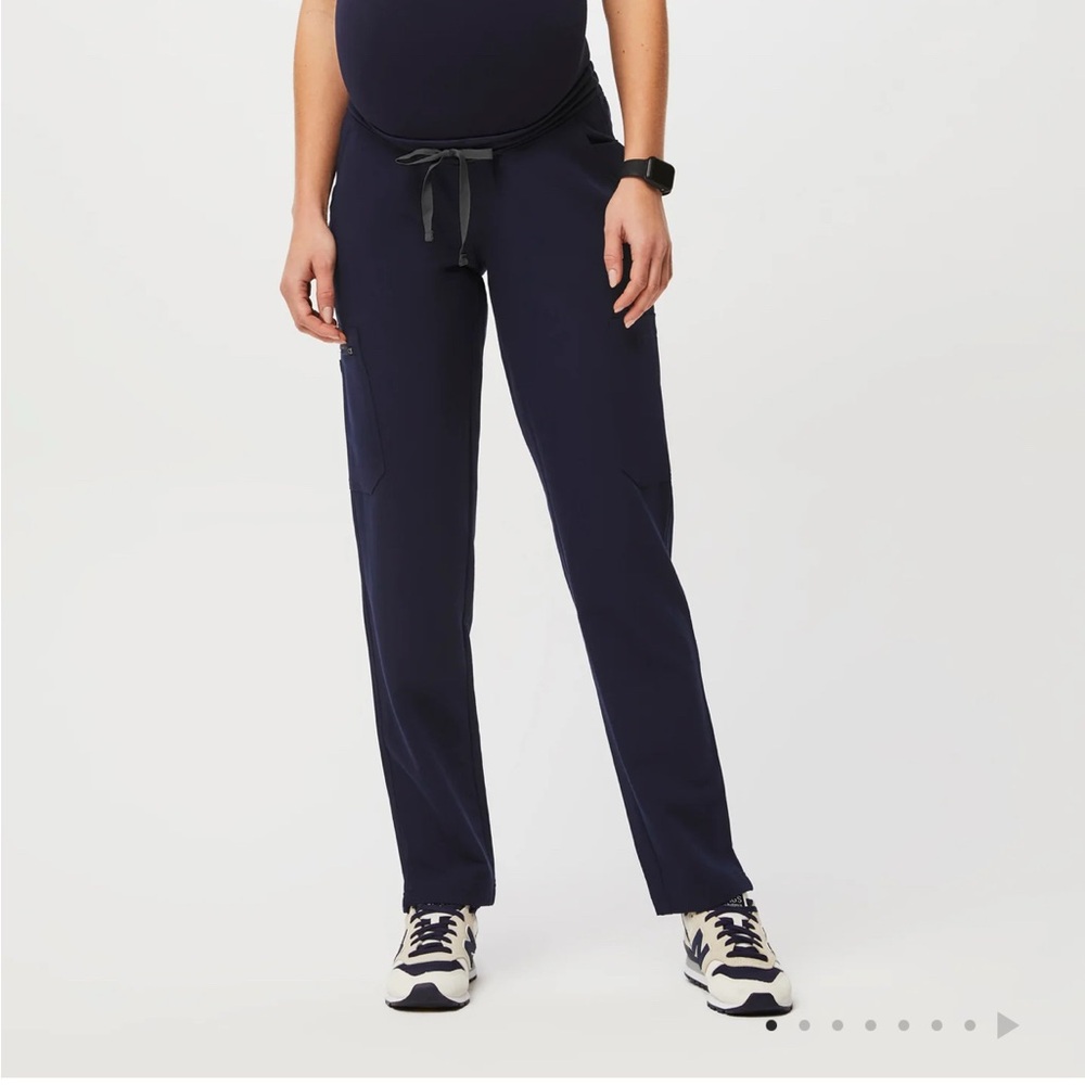 women's Black Zamora™ Maternity - Petite Jogger Scrub Pants - S - Petite / Black